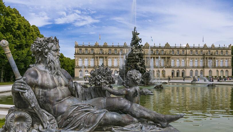 Neben der Musik und den Festspielen ist Schloss Herrenchiemsee immer auch Ziel für einen Kunstausflug.