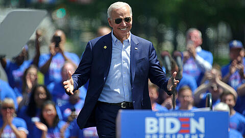 Joe Biden kann sich über reichlich prominenten Rückenwind freuen.