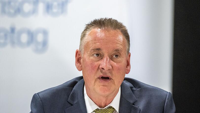 Der F&uuml;rther SPD-Oberb&uuml;rgermeister Thomas Jung ist nach seinem 72-Prozent-Erfolg bei der j&uuml;ngsten bayerischen Kommunalwahl ein gefragter Mann. (Archivbild)