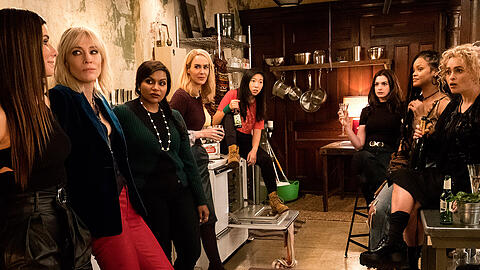 Sandra Bullock, Cate Blanchett, Mindy Klaing, Sarah Paulson, Awkwafina, Anne Hathaway, Rihanna und Helena Bonham Carter.