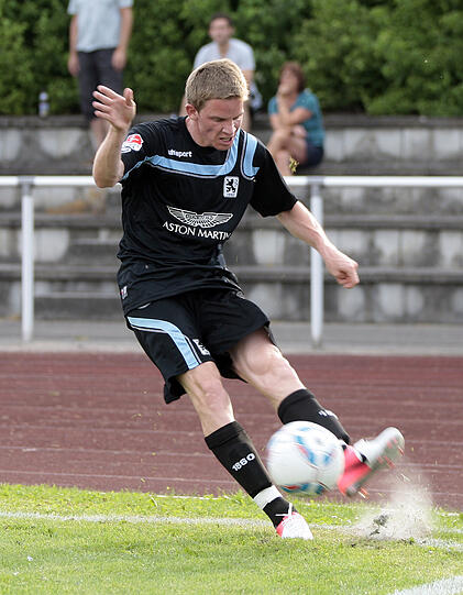 Die Neuzugänge der Löwen bei ihrem ersten Auftritt: Stoppelkamp und Tomasov überzeugen beim Testspiel gegen den FC Leutkirch.