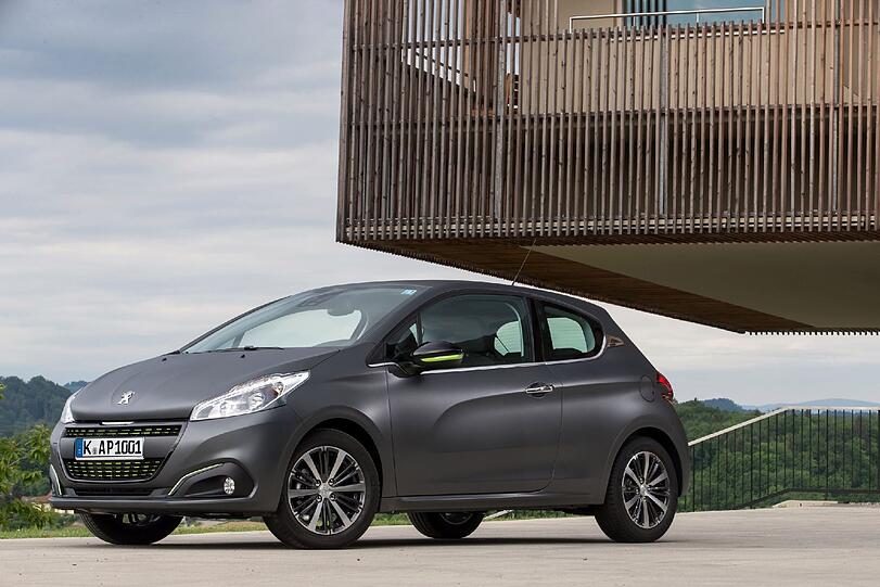 Der überarbeitete Peugeot 208 mit neuem, eisgrauem Strukturlack und dem Optik-Paket in Lime Yellow.