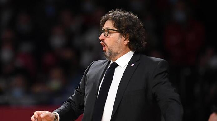 Der Trainer von Bayern, Andrea Trinchieri.