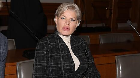 Melanie M&uuml;ller ist auch in zweiter Instanz wegen des Zeigens eines Hitlergru&szlig;es verurteilt worden.