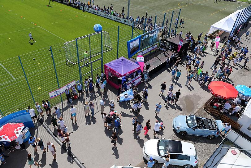 Bilder vom Löwen-Fanfest 2013.