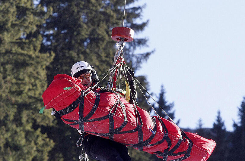 Abfahrts-Olympiasieger Matthias Mayer ist am Samstag beim Weltcup-Rennen in Gröden schwer gestürzt. Die Bilder.