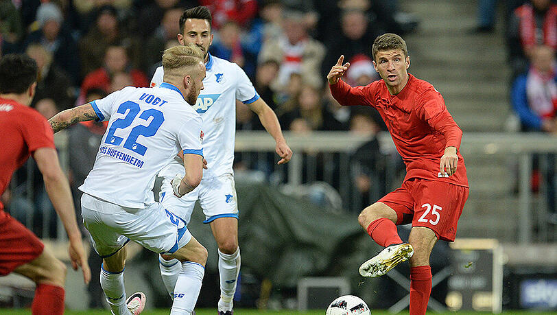 Vergab kurz vor Spielende eine Riesen-Chance: Thomas Müller (r.). Vergab kurz vor Spielende eine Riesen-Chance: Thomas Müller (r.).