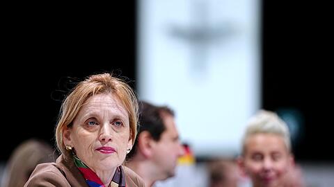 Bundesfrauenministerin Karin Prien h&auml;lt vor allem wirtschaftliche Unabh&auml;ngigkeit f&uuml;r wichtig. (Archivbild)