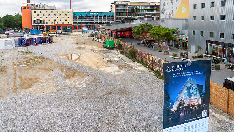 Baustelle des geplanten Konzerthauses im Werksviertel: Nach zweij&auml;hriger Denkpause wird v&ouml;llig neu geplant &ndash; das Projekt soll auf den Konzertsaal reduziert und die Baukosten dadurch auf 500 Millionen Euro halbiert werden.