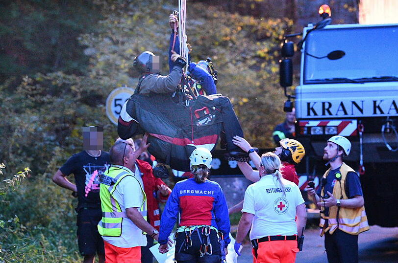 Der Paraglider blieb unverletzt.