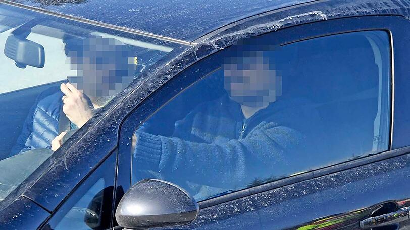 Auf frischer Tat ertappt: Die Gaffer auf der A8.