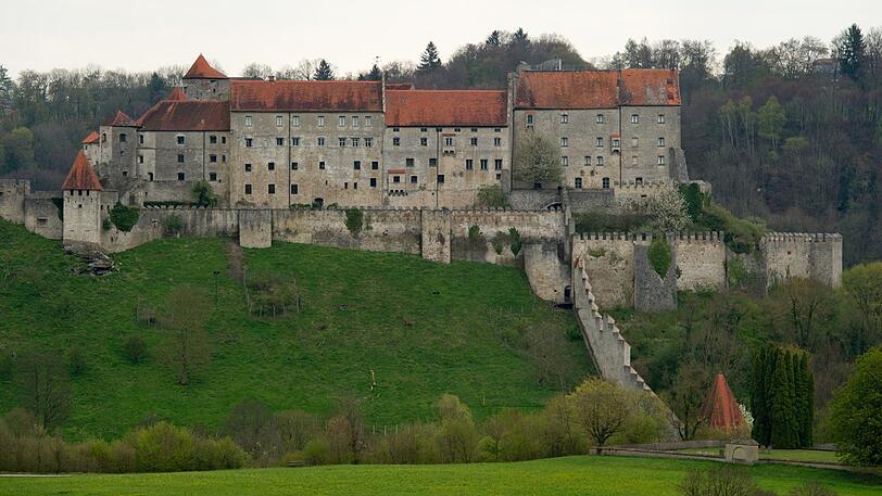 Die Burg in Burghausen ist 1.051 Meter lang.