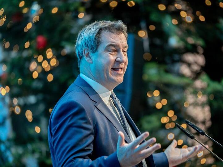 Ministerpräsident Markus Söder (CSU) spricht zu den Gästen beim Festakt zu 20 Jahre Bayerische Vertretung in Berlin. Foto: Kay Nietfeld