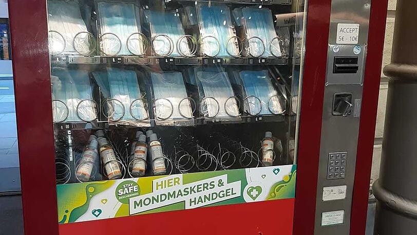 Masken und Desinfektionsmittel gibt&rsquo;s aus dem Automaten.