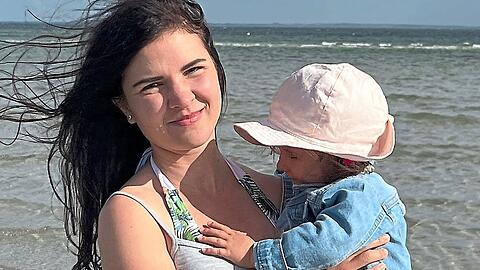 "Das ist kein Papa, er ist ein Spender": Solo-Mutter Stephanie Pinkowsky mit ihrer Tochter.