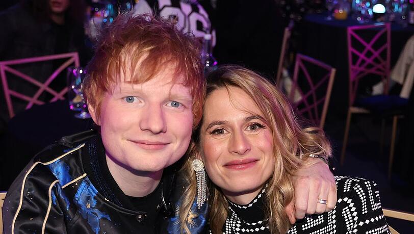 Ed Sheeran mit seiner damals schwangeren Frau Cherry Seaborn im Februar 2022.