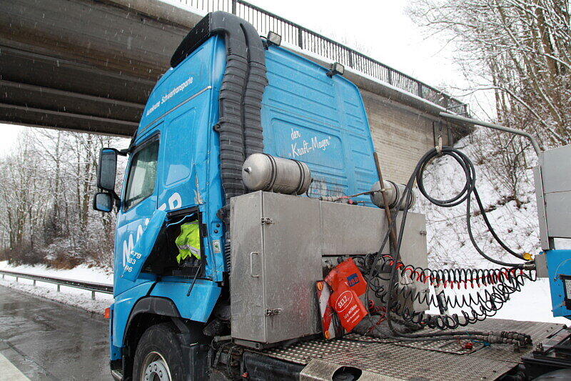Schwerer Lkw-Unfall auf der A 8 in Richtung Salzburg: Die Bilder