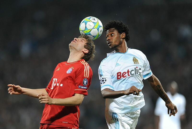 Der FC Bayern gewinnt in einem mäßigen Spiel souverän mit 2:0 bei Olympique Marseille und kann fürs Halbfinale gegen Real Madrid planen. Schweinsteiger holt sich Gelbsperre fürs Rückspiel - sehen Sie hier die Bilder...