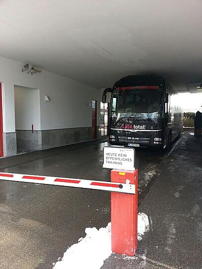 Die Säbener Straße am Tag, als der Fan in die Kabine des FC Bayern eindrang.