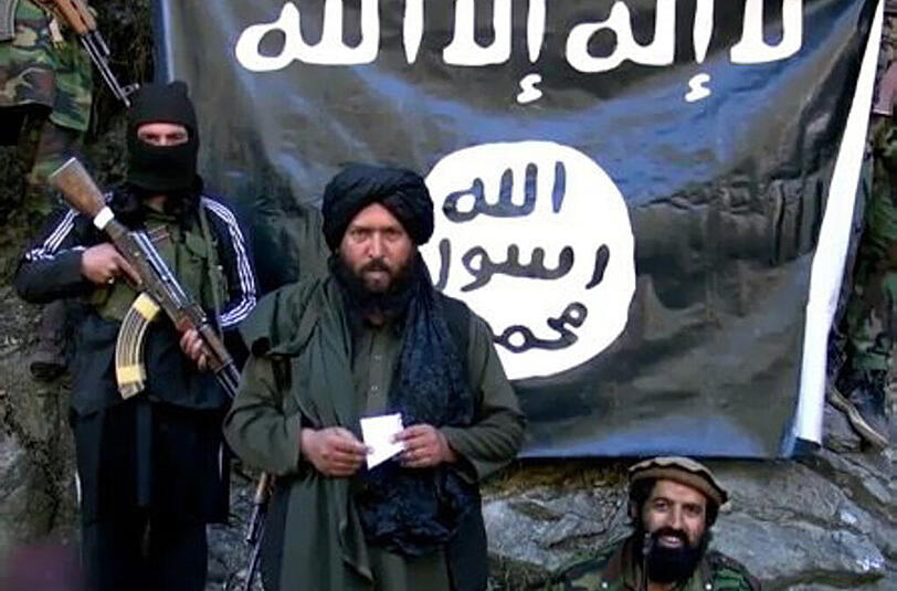 Hafiz Said Khan (m.) ist IS-Chef in Pakistan und Afghanistan: Auch hier formiert sich der Islamische Staat und wird sogar den Taliban gefährlich.