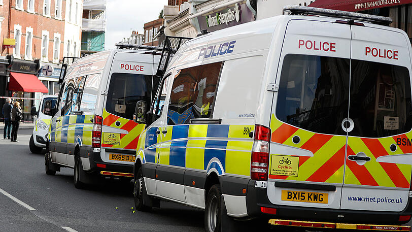 Terror-Alarm in London: In einer U-Bahn kam es zu einer Explosion, die Polizei ist mit einem Riesen-Aufgebot vor Ort. Die Bilder.