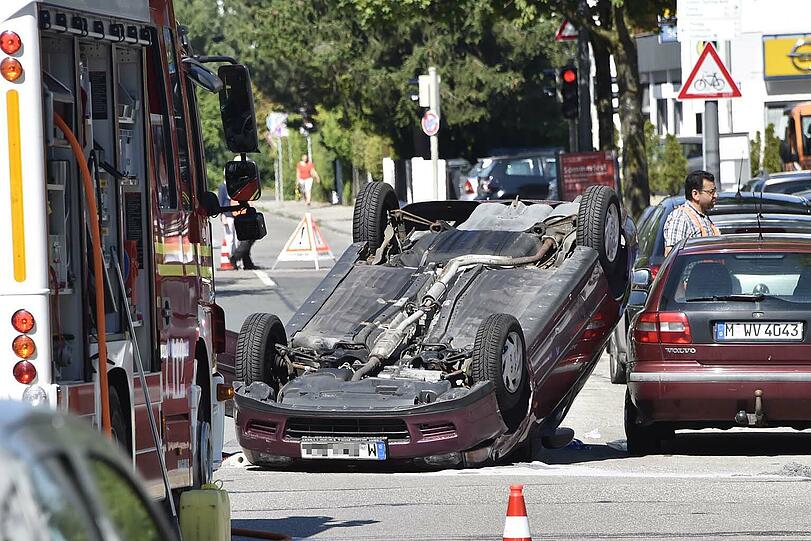 Die Fahrerin wurde bei dem Unfall nur leicht verletzt.