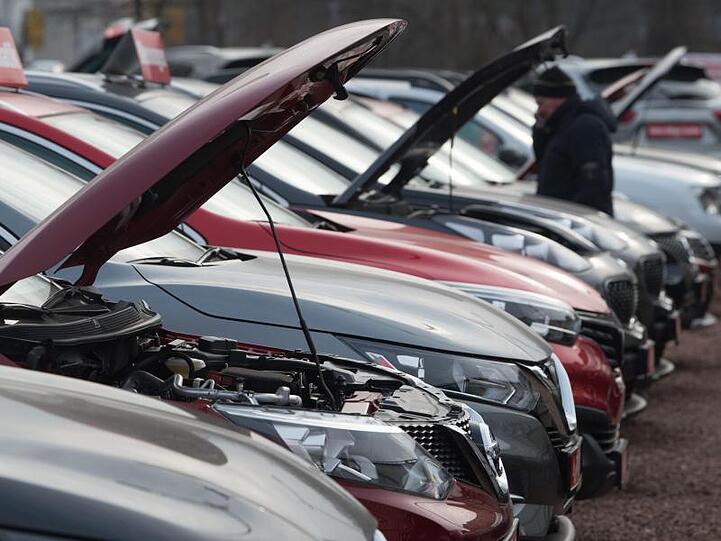 Der seit Jahrzehnten anhaltende Trend zu immer stärker motorisierten Autos in Deutschland ist ungebrochen.
