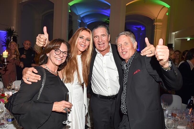 Dr. Urs Brunner mit Frau Daniela und Harald Steingrover mit Frau Claudia