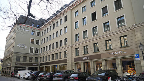 Der Luitpoldblock ist fußläufig zum Bayerischen Hof und dem Café Luitpold. Viele Luxushersteller haben das Gebäude aber gleichzeitig verlassen.