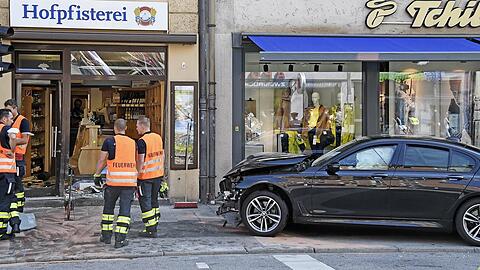 Bei dem Unfall wurden drei Personen verletzt.