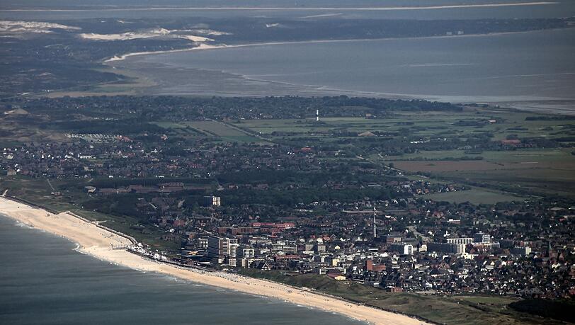 "Ungleichgewicht zwischen Ferienwohnen und Dauerwohnen": Die Gemeinde Sylt will mit ihrem Beschluss das Ortsteilleben schützen.