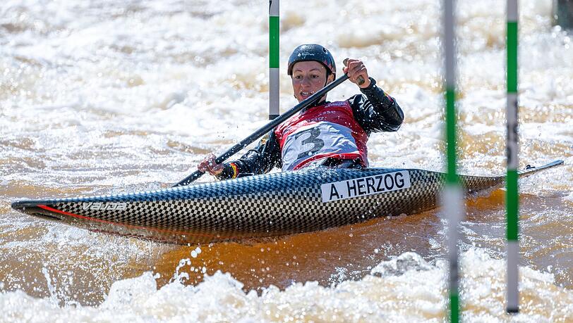 Die Olympia-Dritte von Tokio, Andrea Herzog, holte sich auf ihrer Heimstrecke in Markkleeberg den deutschen Meistertitel. (Archivbild) Die Olympia-Dritte von Tokio, Andrea Herzog, holte sich auf ihrer Heimstrecke in Markkleeberg den deutschen Meistertitel. (Archivbild)