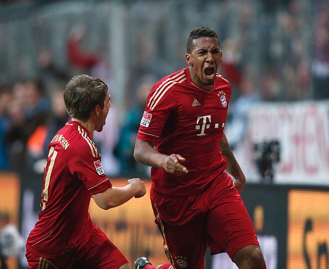 ...Boateng hat Aussetzer, war aber stark gegen Italien. Körper, Kopfballstärke, Beidfüßigkeit &ndash; international herausragend!&ldquo; Punkt für Bayern. Stand: 0:3