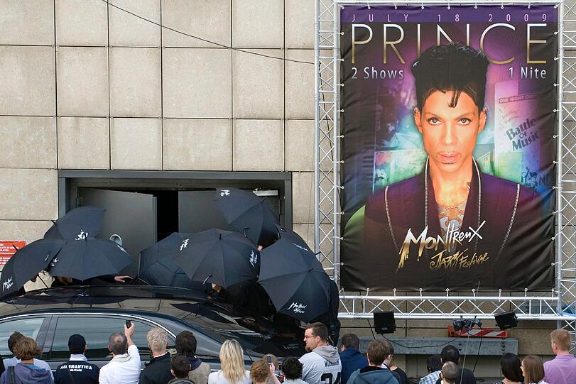 Im Alter von 57 Jahren starb der Ausnahmemusiker Prince. Hier die Bilder seiner Karriere.