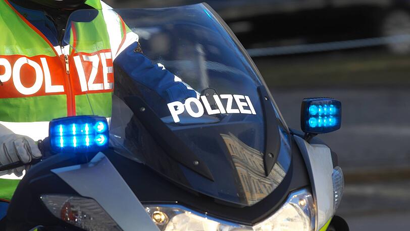 Offenbar hatte die Radlerin noch Gl&uuml;ck und geriet nicht unter die R&auml;der des 40-Tonners.