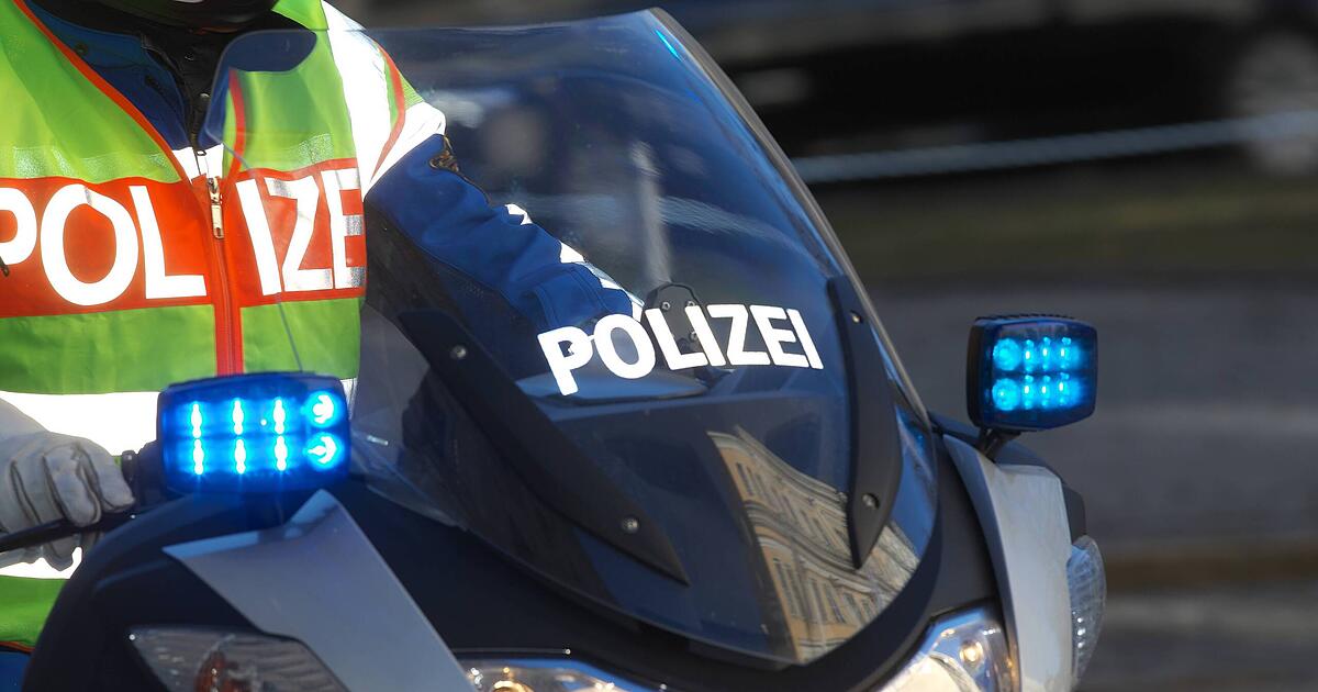 Schwerer-Unfall-Radlerin-55-kollidiert-mit-Lkw