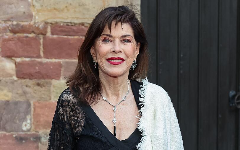 Anja Kruse feiert am 5. August ihren 70. Geburtstag und beklagt in Interviews immer wieder, dass das deutsche Fenrsehen Frauen ihres Alters benachteiligt. Anja Kruse feiert am 5. August ihren 70. Geburtstag und beklagt in Interviews immer wieder, dass das deutsche Fenrsehen Frauen ihres Alters benachteiligt.