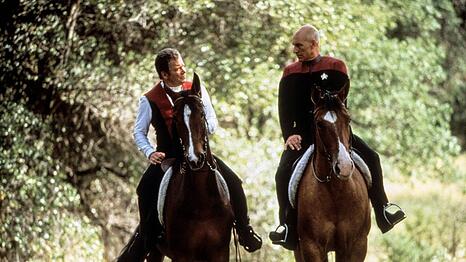 Patrick Stewart (r.) traf unter anderem im Film "Star Trek: Treffen der Generationen" als Jean-Luc Picard auf William Shatner als James T. Kirk.