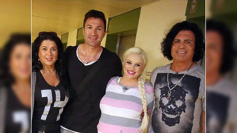 Costa Coradalis (re.) mit Sohn Lucas, dessen Ehefrau Daniela Katzenberger und Iris Klein (li.) Dieses Foto entstand im Sommer 2015.