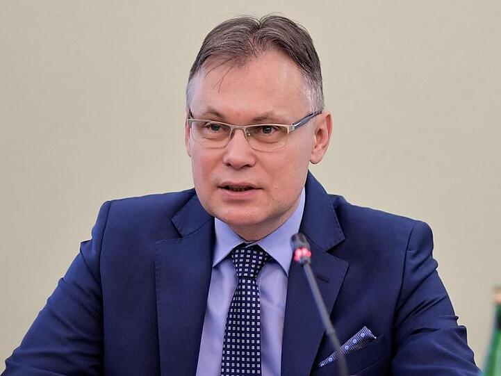 Arkadiusz Mularczyk, bisheriger Kommissionsleiter aus der Regierungspartei PiS, spricht im Januar vor dem Unterhaus des polnischen Parlaments.
