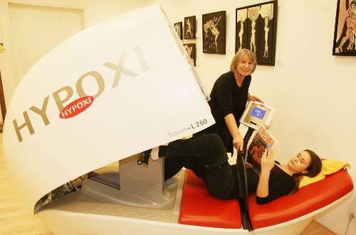 Leichtes Ergometertraining statt hartem Workout? In der Wechseldruckkammer des L250 sollen Po und Oberschenkel schrumpfen.
