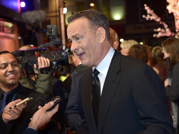 Lockerer Typ: Tom Hanks beim Interview-Plausch auf dem roten Teppich