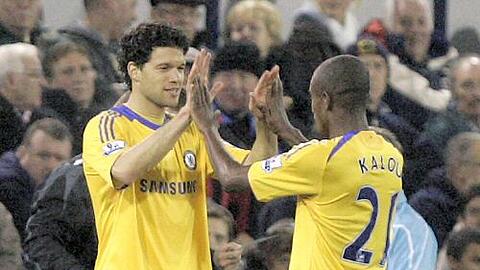 Bleiben sie noch länger teamkollegen? Michael ballack (l.) und Kalou. ballack erhält einen Angebot bis 2011.