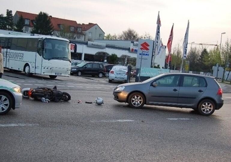 Das Bild zeigt den Unfall an der Hufelandstraße.