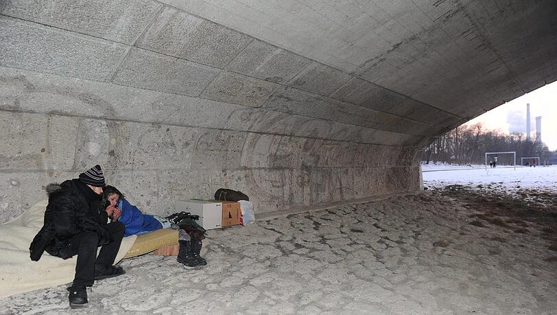 Bei Minusgraden an diesem Wochenende sind Obdachlose und Wohnungssuchende besonders betroffen vom kalten Winter.