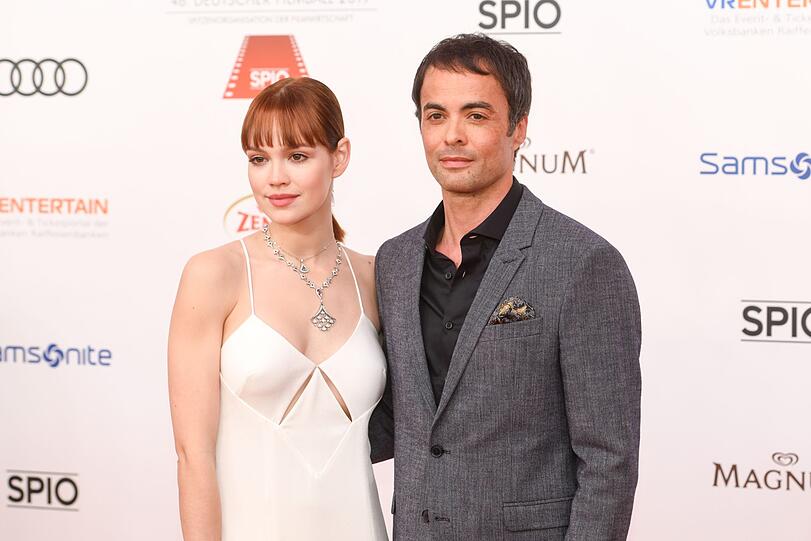 Emilia Schüle und Nikolai Kinski