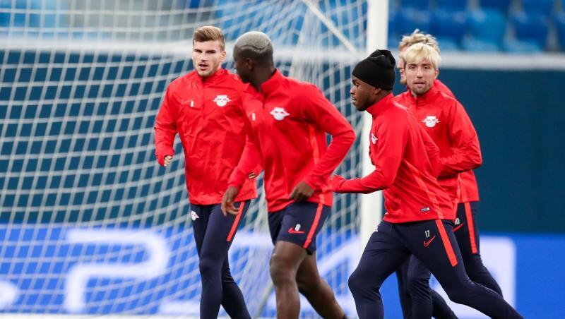 Leipzigs Spieler Timo Werner (l-r), Amadou Haidara, Ademola Lookman, Kevin Kampl und Emil beim Abschlusstraining in St. Petersburg.