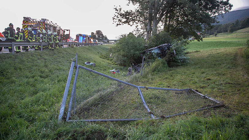 Die Unfallstelle an der A8 Richtung Salzburg bei Neukirchen.