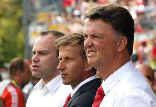 Drei Mann, zwei Punkte: Sportdirektor Nerlinger, Assistenz-Trainer Jonkers, Chefcoach van Gaal.