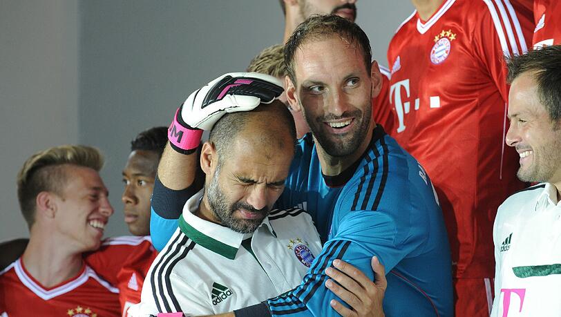 Tom Starke als Neuer-Ersatz ist Pep Guardiola nicht genug. Der Bayern-Trainer wünscht sich einen dritten Torhüter. Tom Starke als Neuer-Ersatz ist Pep Guardiola nicht genug. Der Bayern-Trainer wünscht sich einen dritten Torhüter.